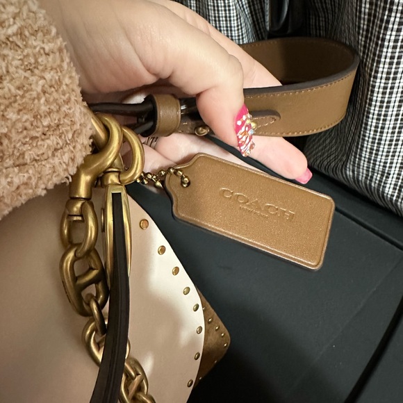 **Hot bag!**NWT Coach Beat Crossbody! - Picture 7 of 13